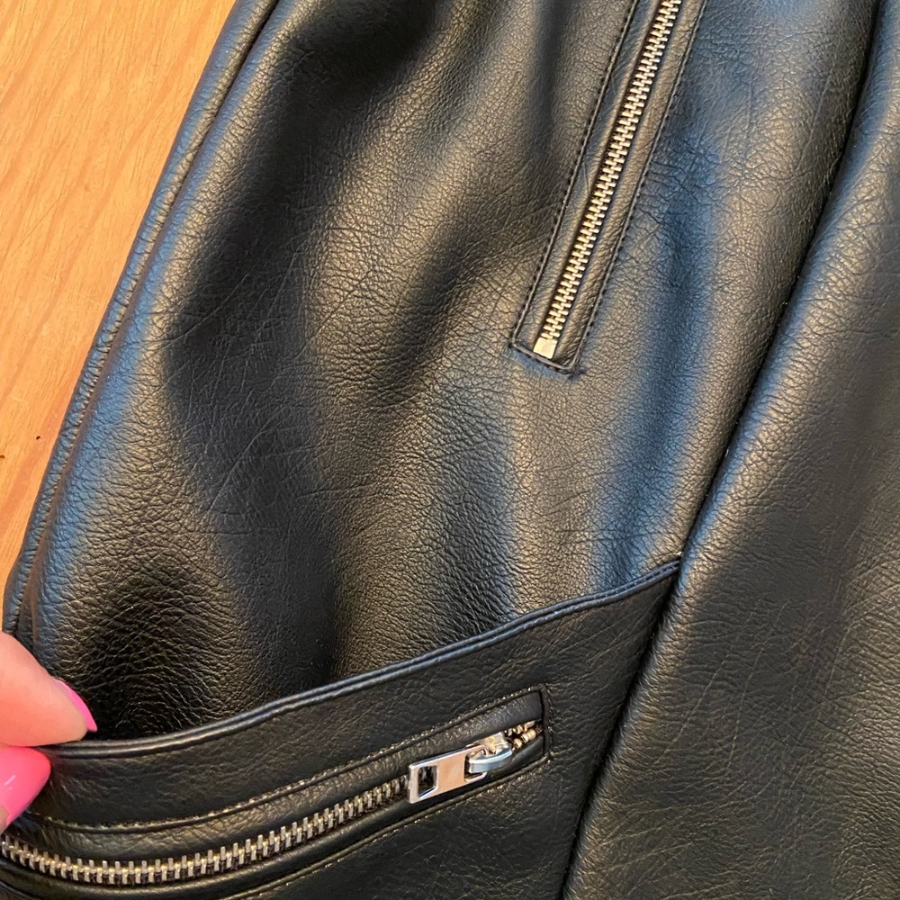 Faux leather vest - Picture 6 of 15
